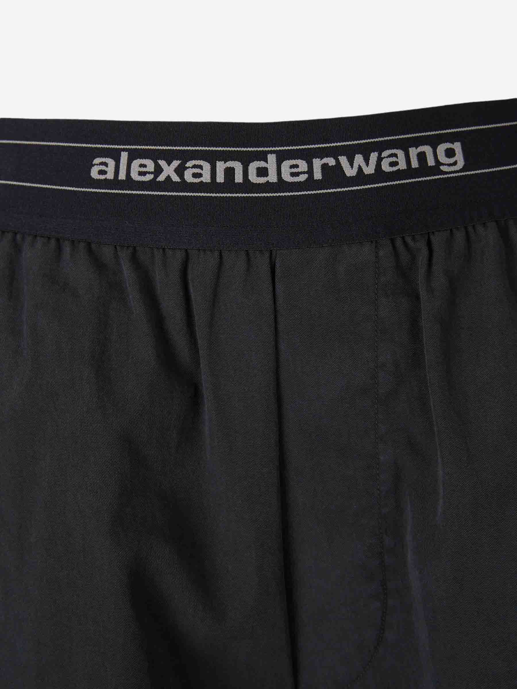 Pantalones Anchos Logo - Image 4