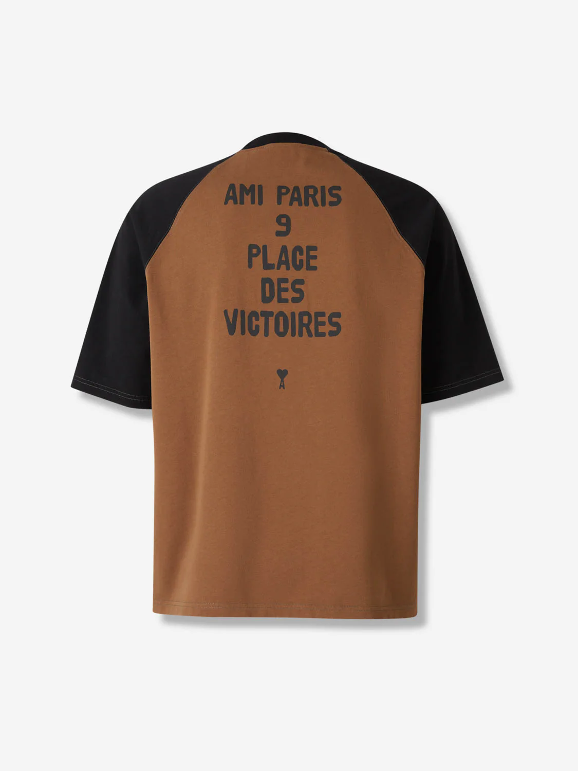 Camiseta con logo bordado - Image 2