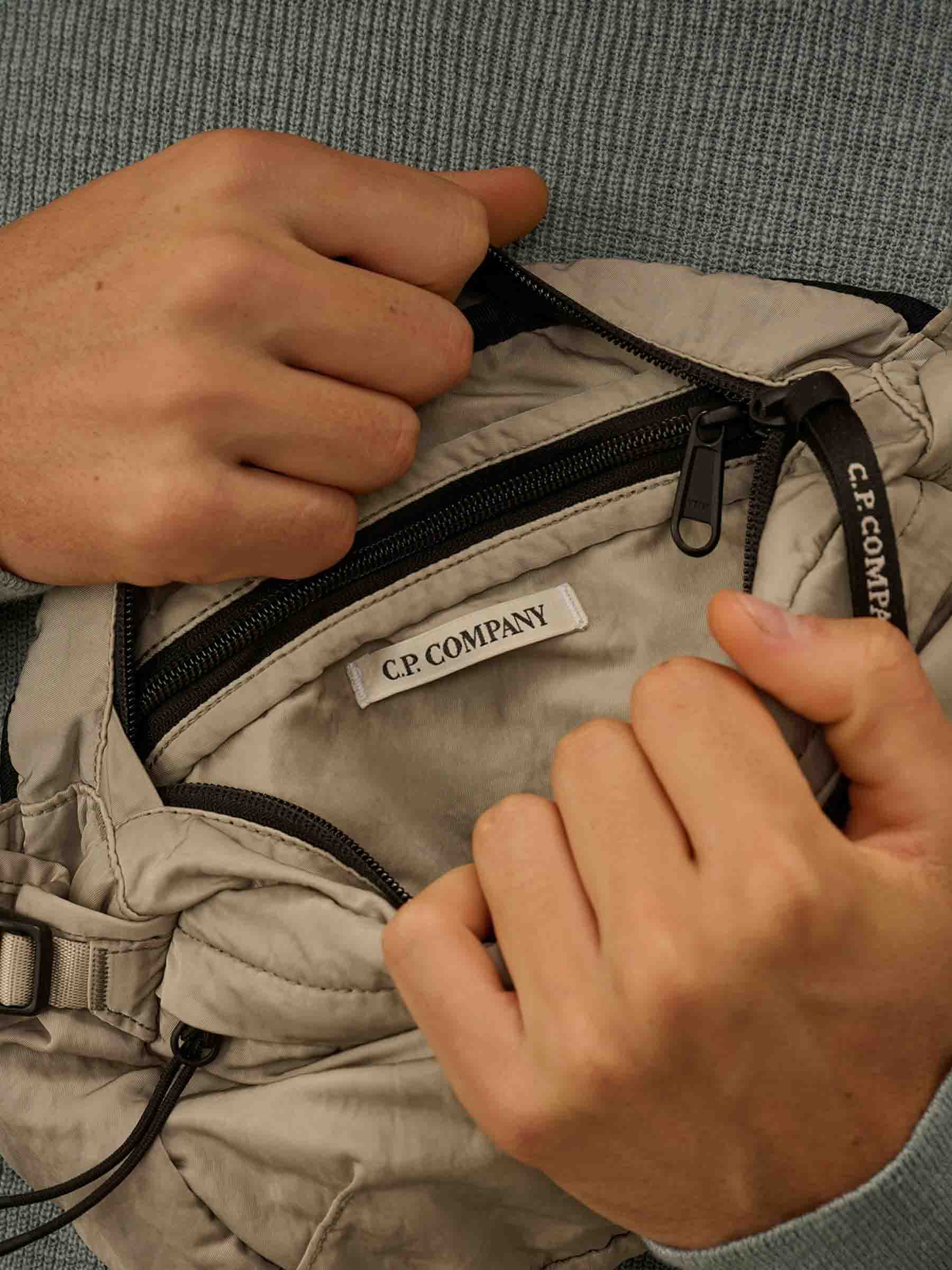 Riñonera Ovalada Nylon - Image 4