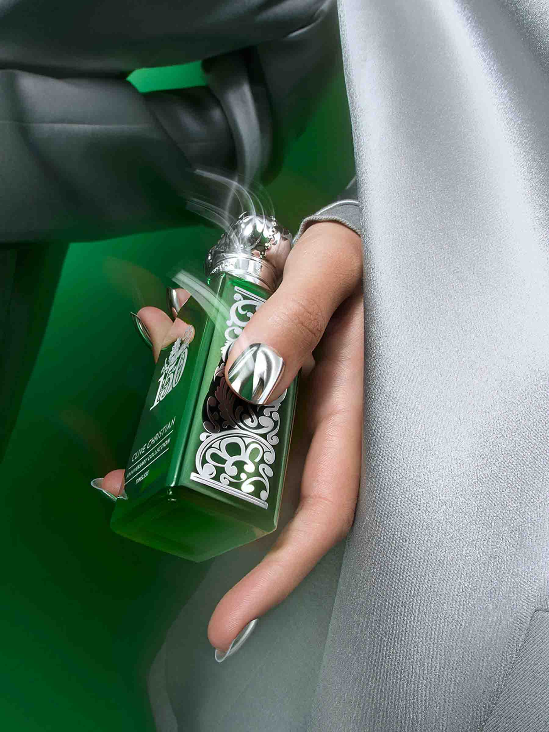 Perfume 150 Anniversary Timeless - Image 2