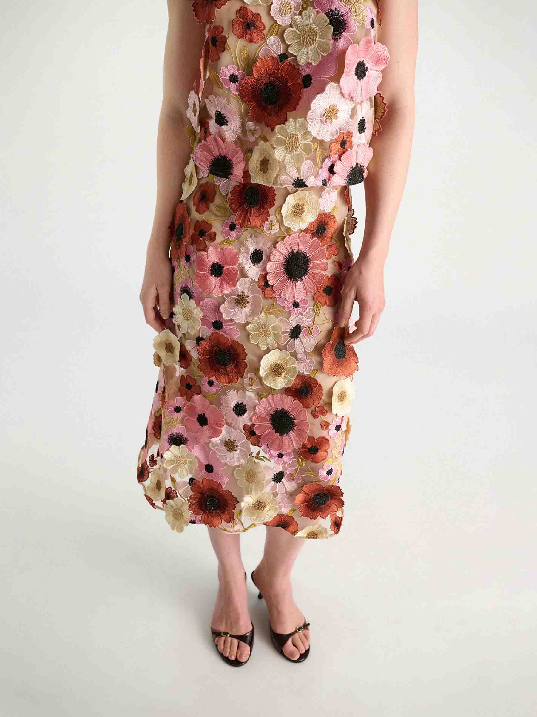 Falda Blooming Meadow - Image 4