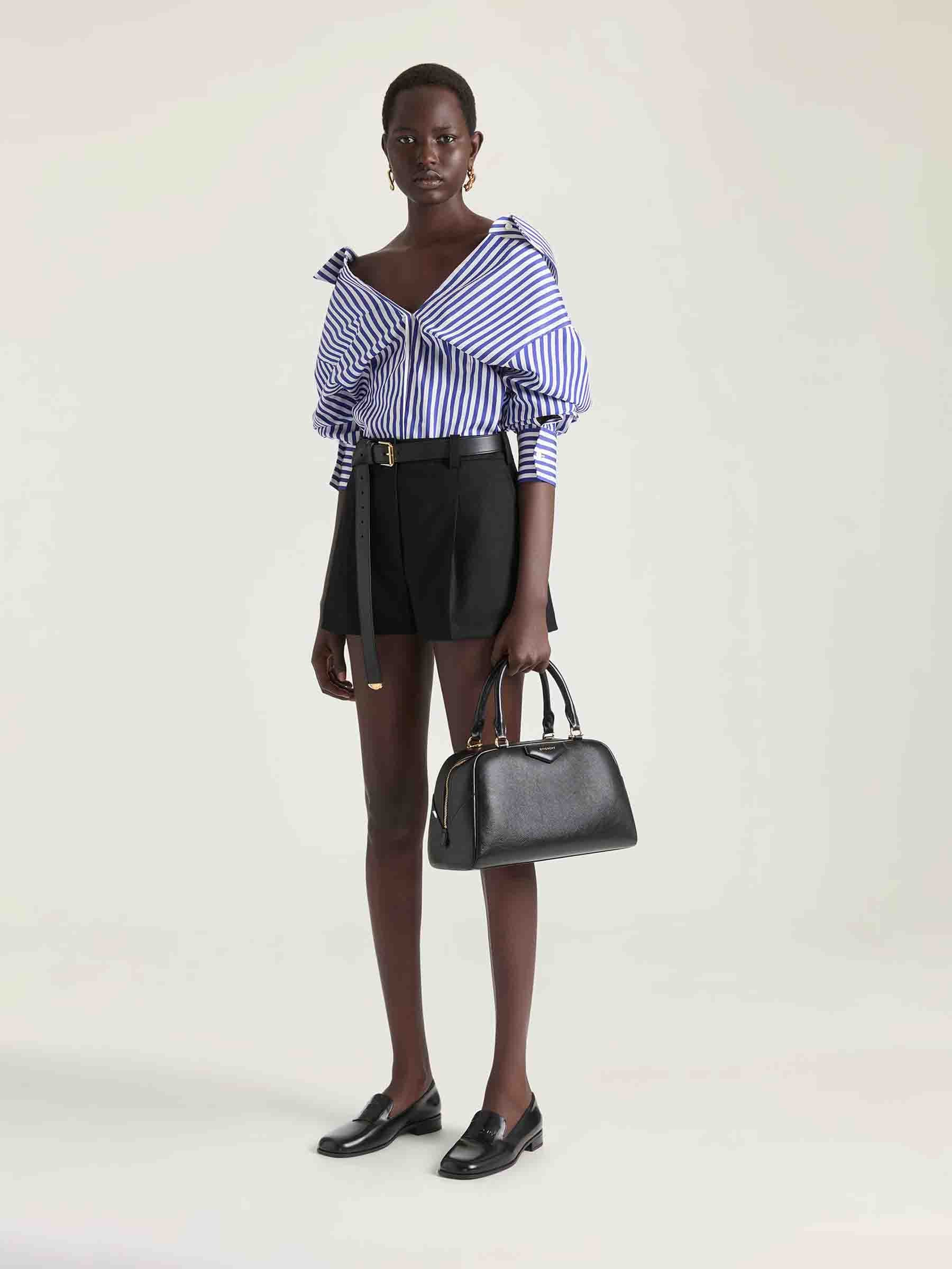 Bolso Antigona East-West Bowling - Image 2