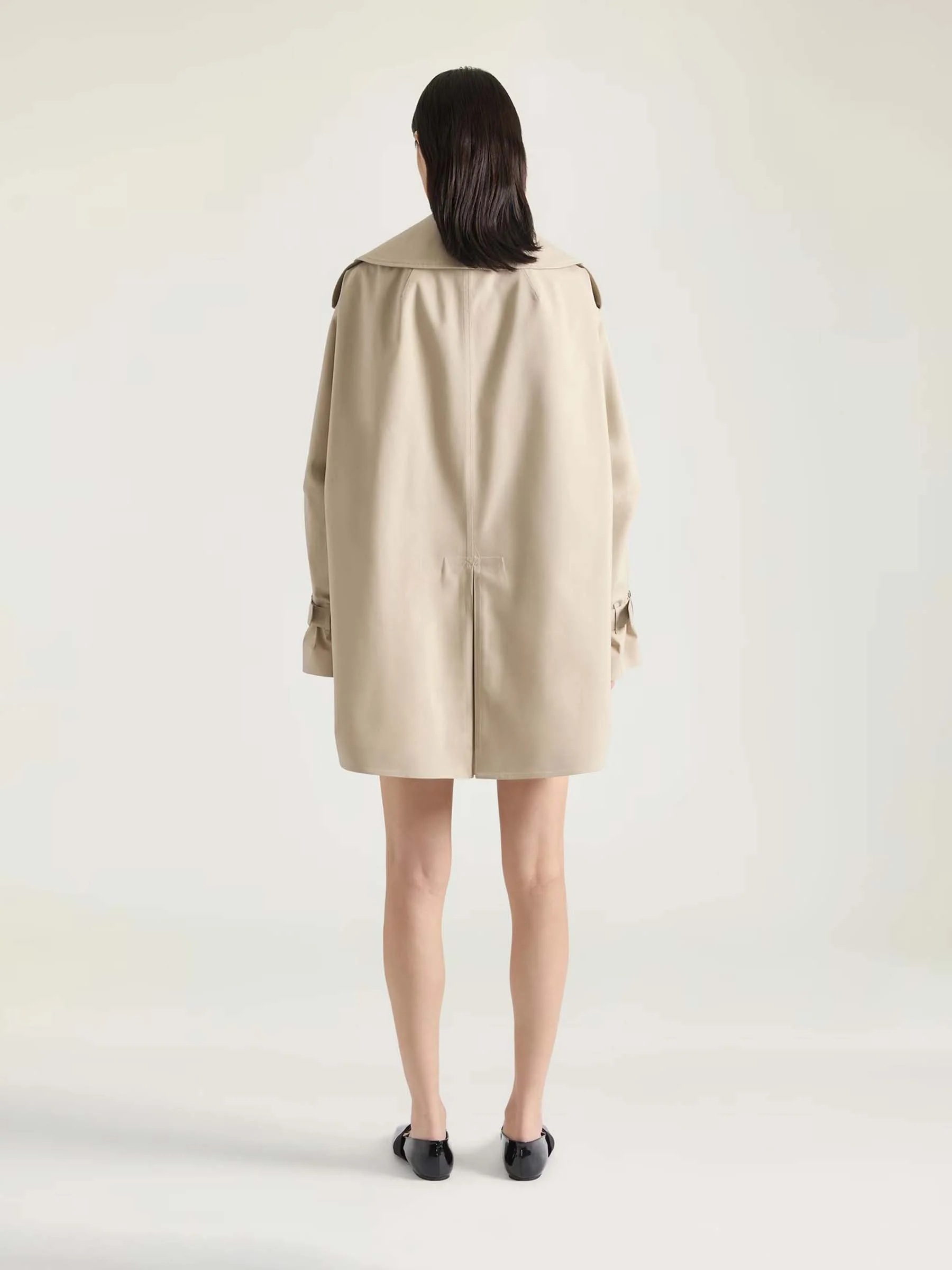 Gabardina Corta Cocoon - Image 3