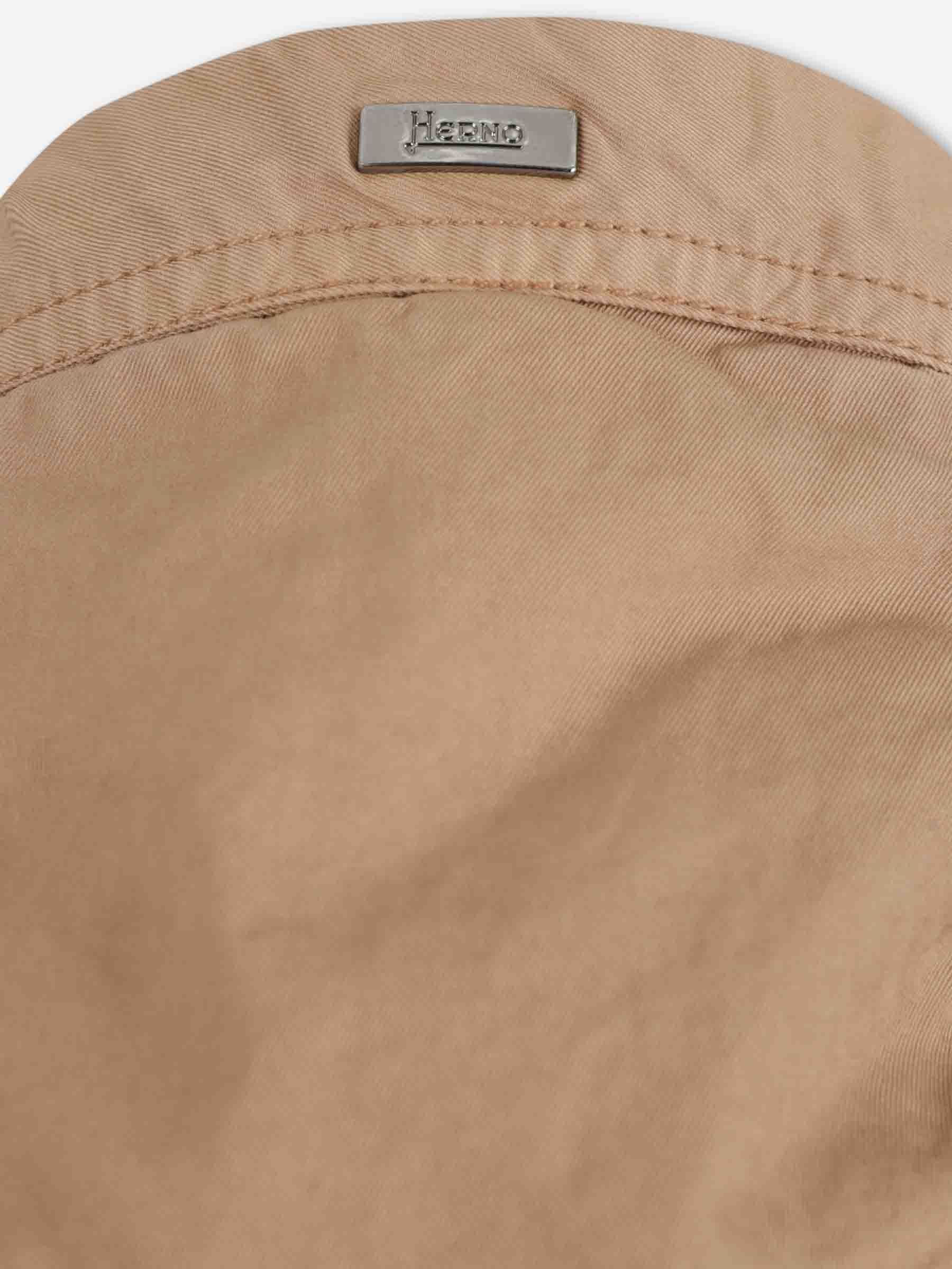 Chaqueta con Capucha - Image 3