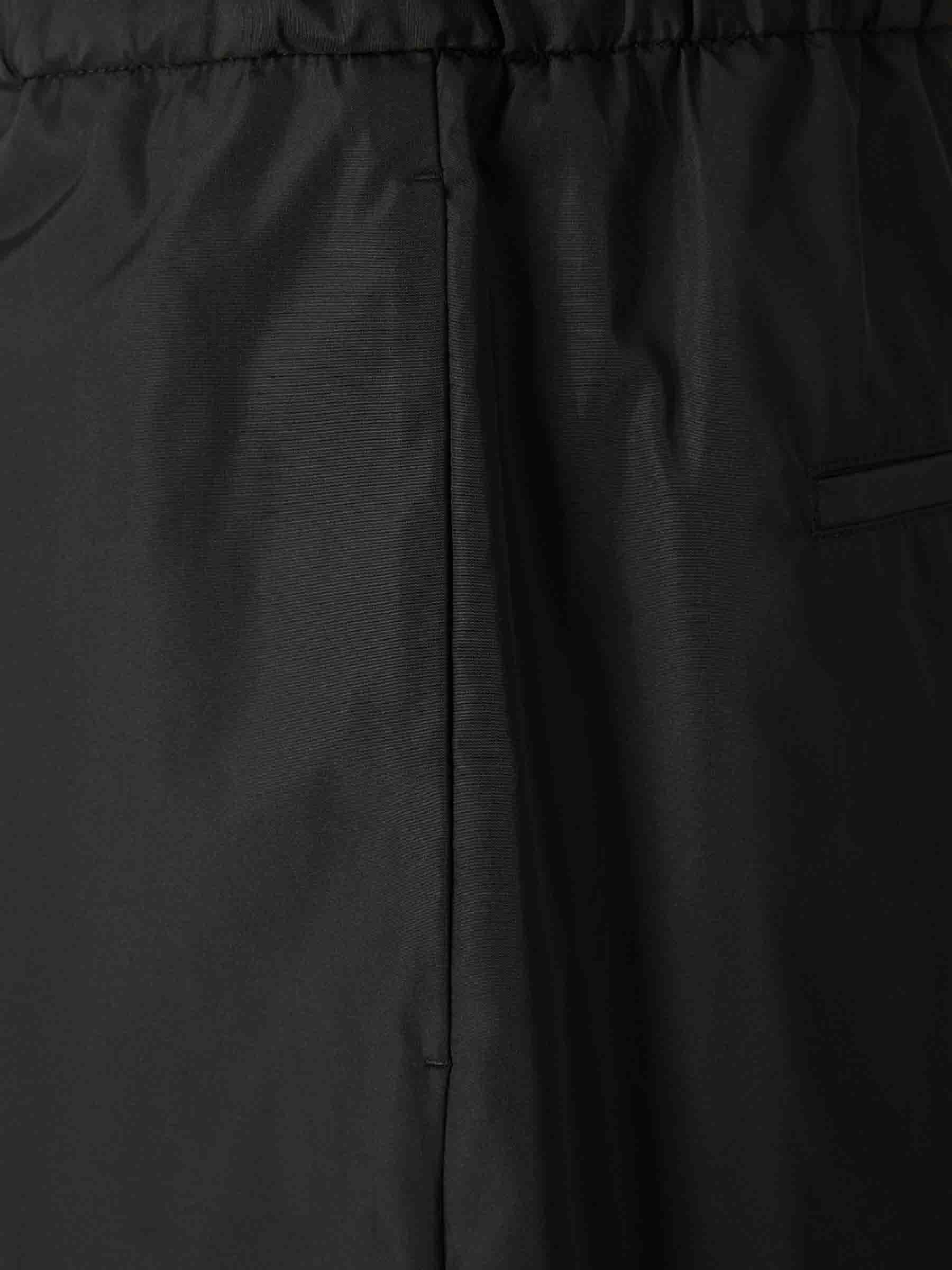 Bermudas Anchas Técnicas - Image 4