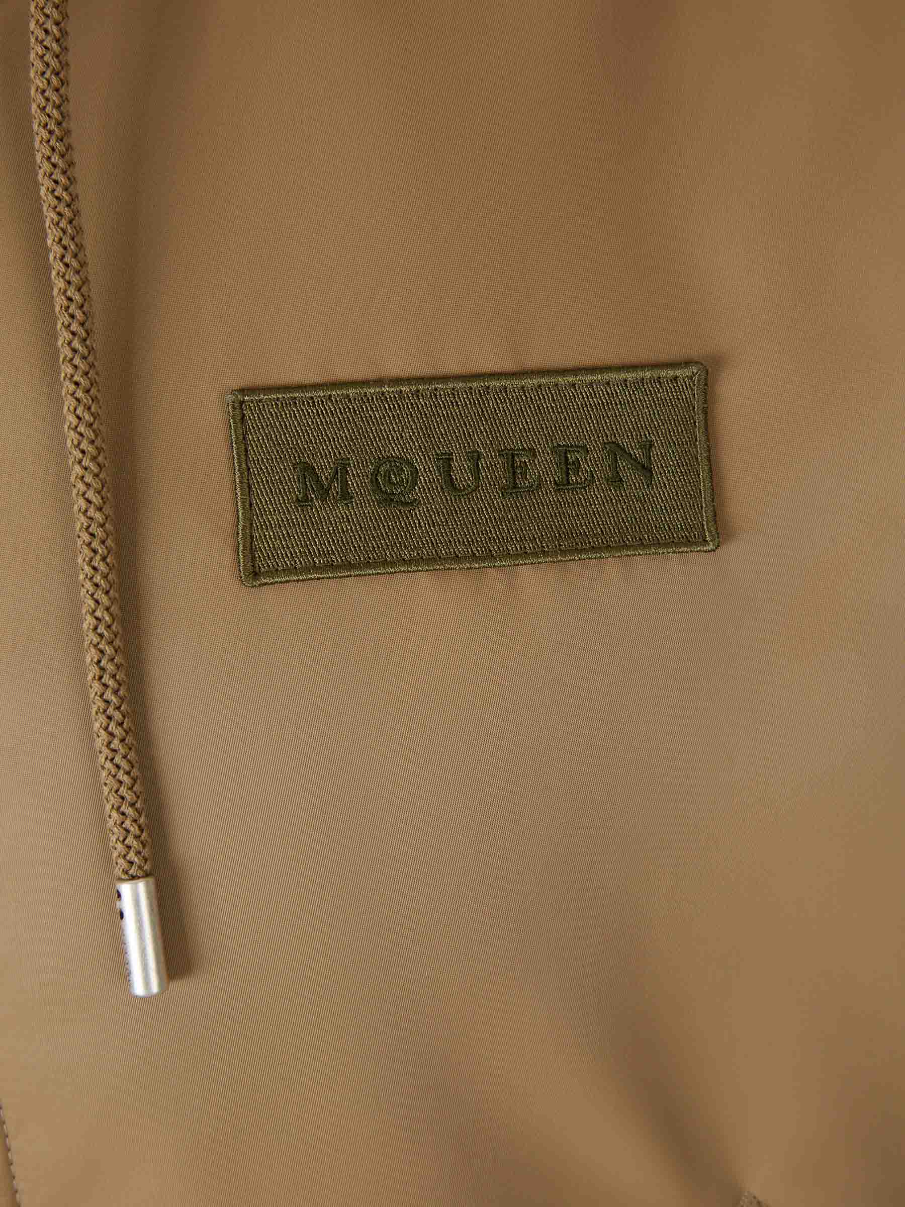 Chaqueta Técnica Capucha - Image 5
