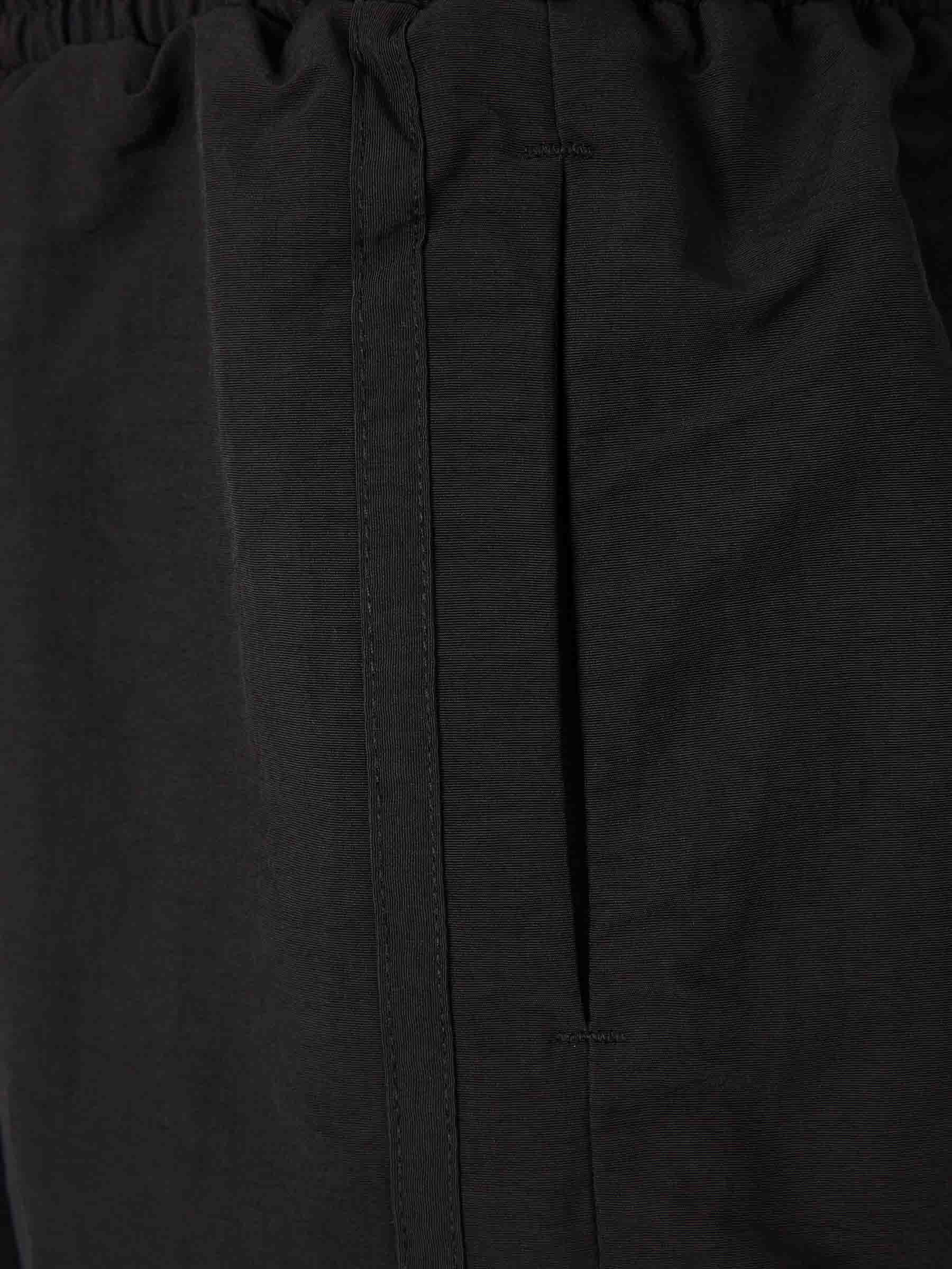 Bermudas Nylon Logo - Image 4