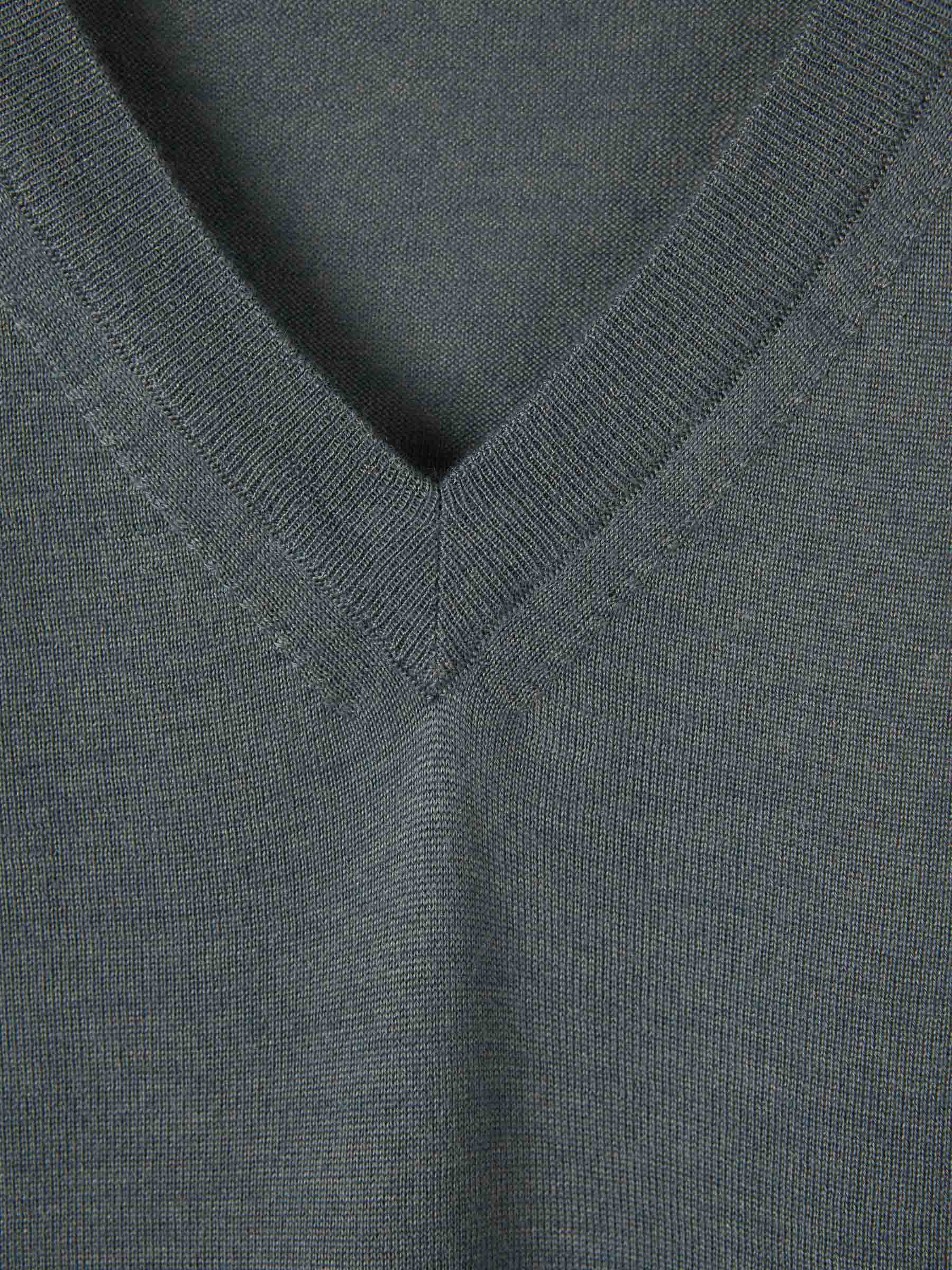 Jersey Cuello Pico - Image 3