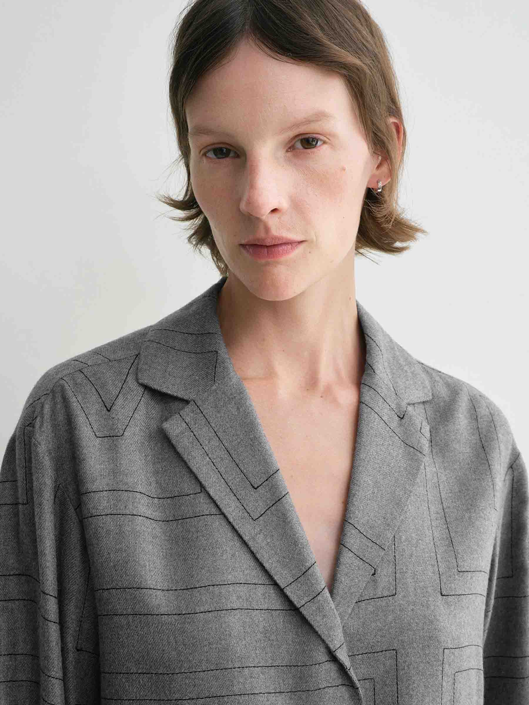 Blusa Franela Monograma - Image 6