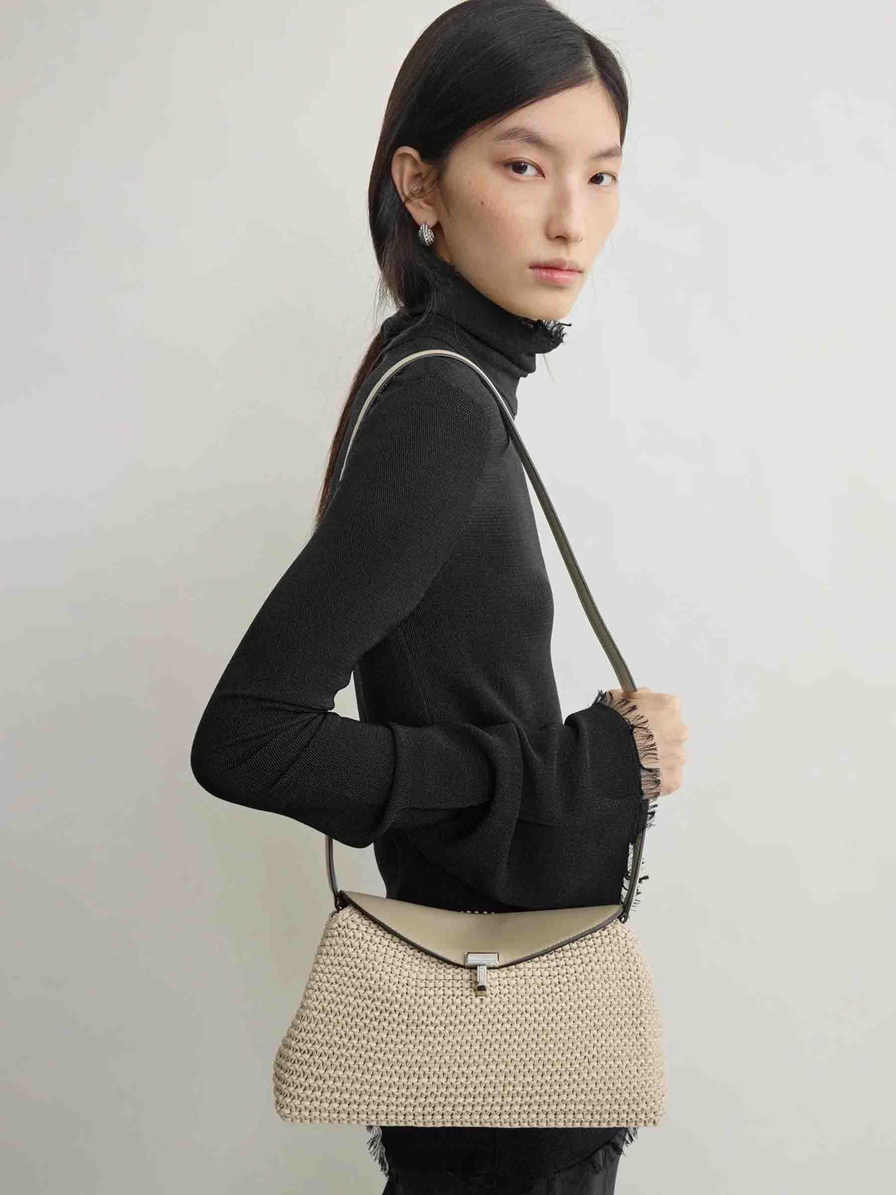 Bolso Clutch T-Lock - Image 2