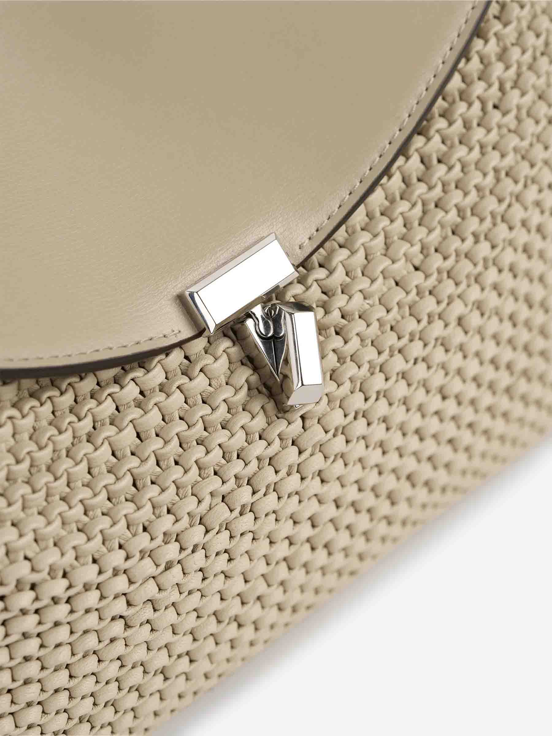 Bolso Clutch T-Lock - Image 4