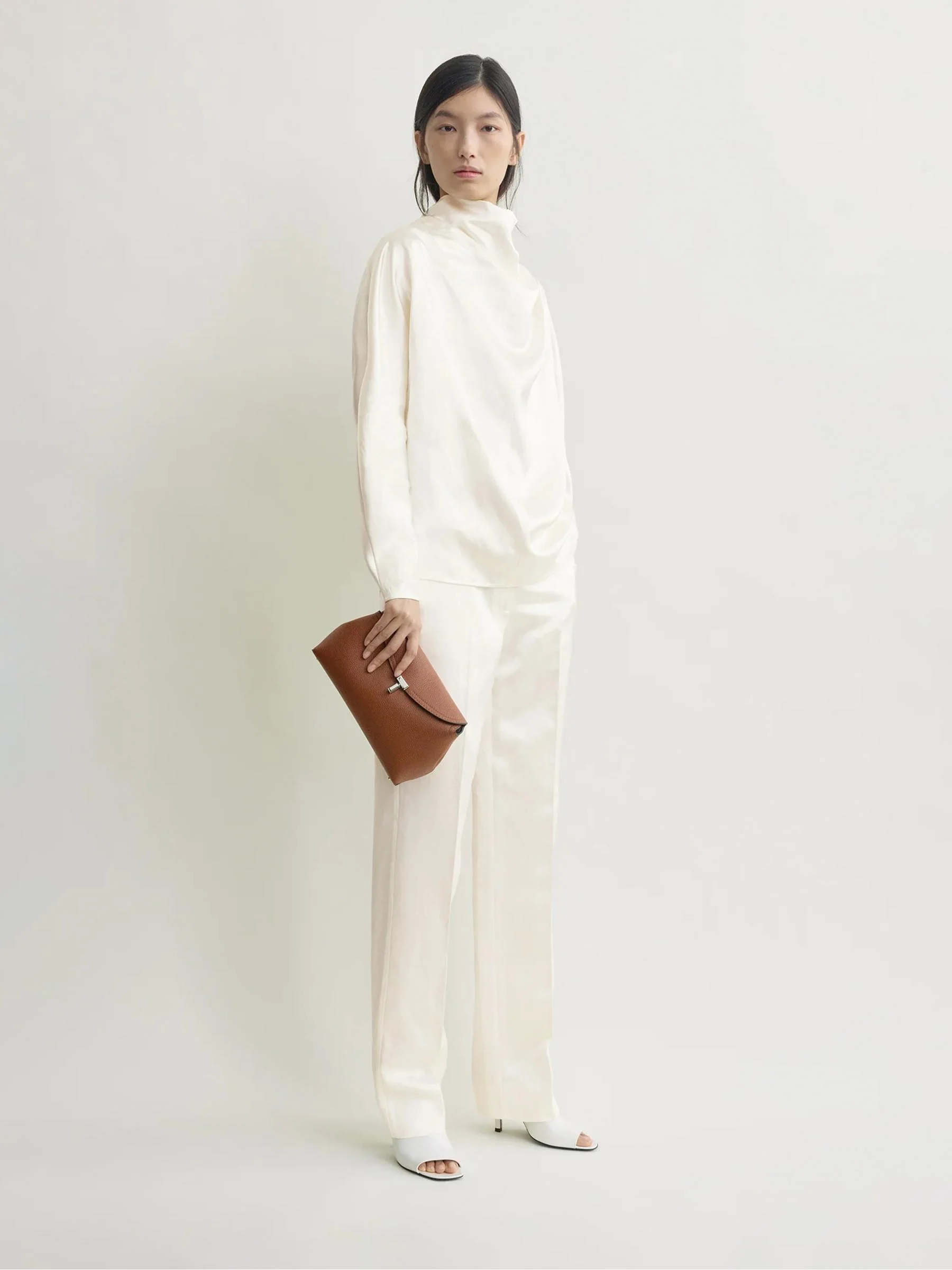 Bolso Clutch T-Lock - Image 2