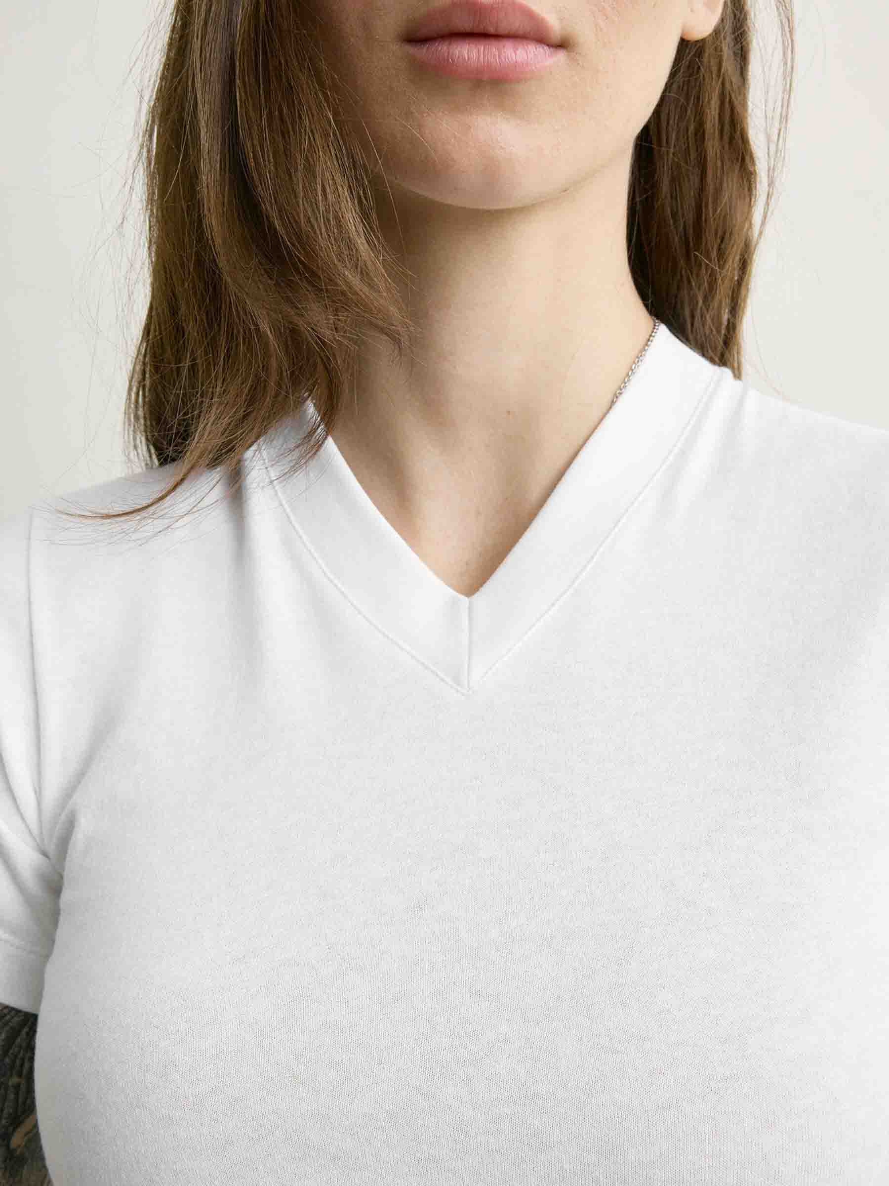 Camiseta Cuello Pico - Image 4