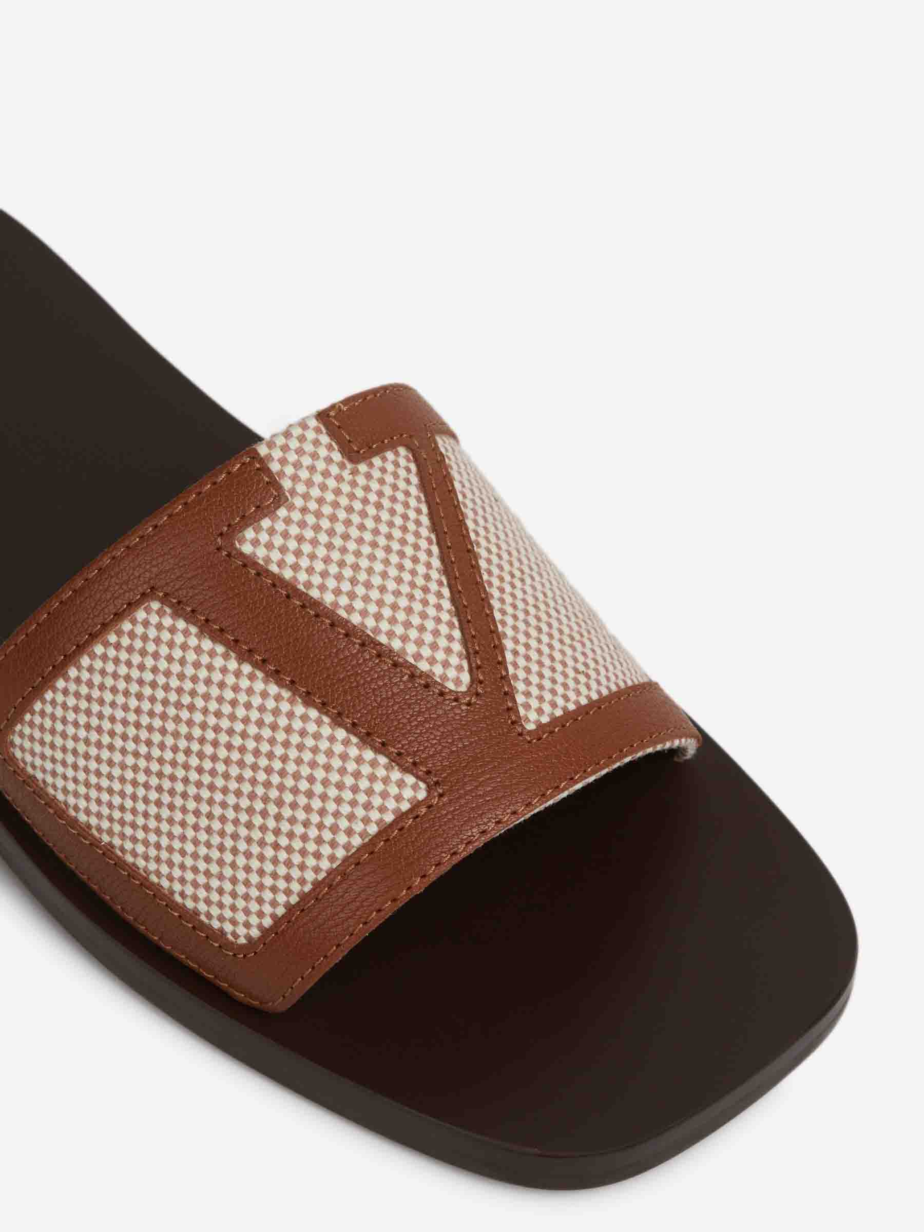 Sandalias VLogo - Image 5